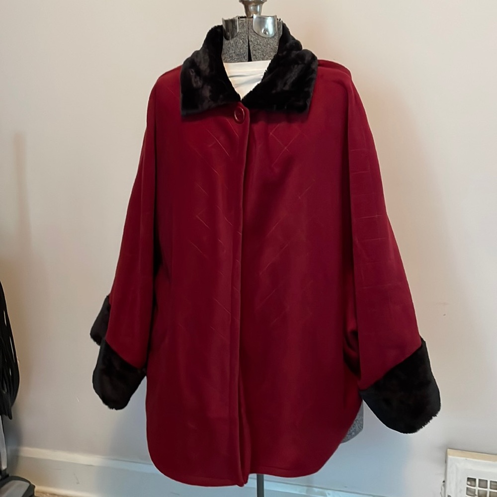 Poncho style. One size fits most Missy (18)  Excellent condition.